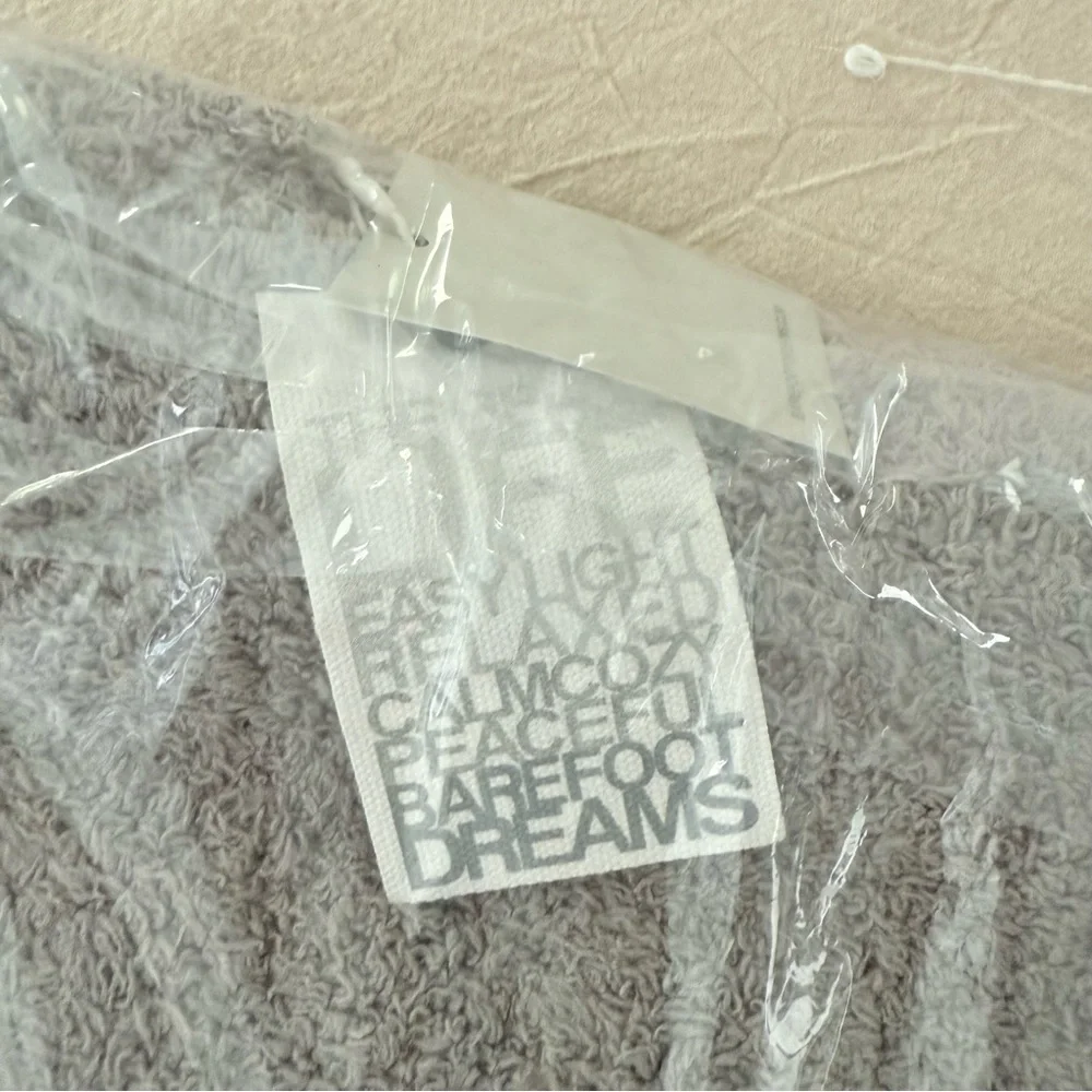 NWT Barefoot Dreams CozyChic Gray Scarf - Picture 5 of 6